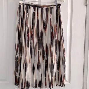 Pleated skirt